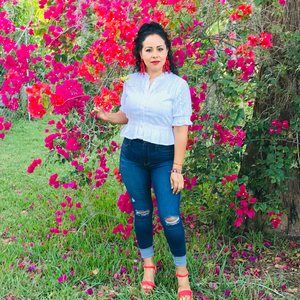 Meet your Posher, Beatriz